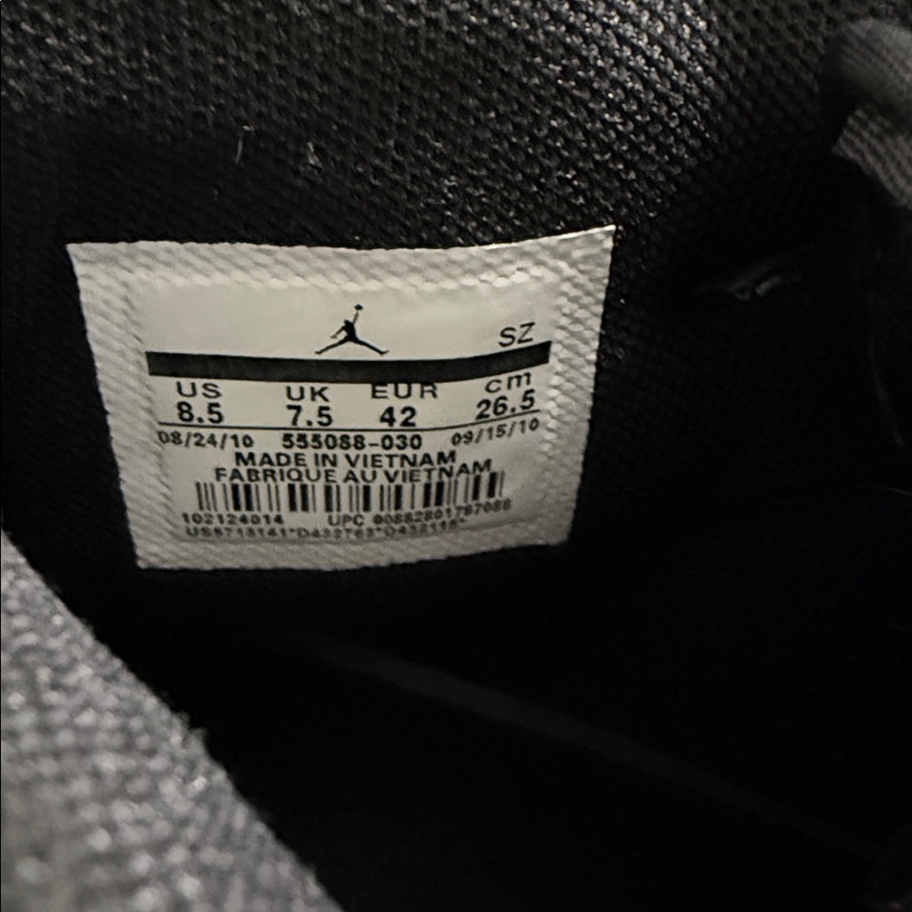 Nike Air Jordans men’s size 8.5 - Picture 3 of 5